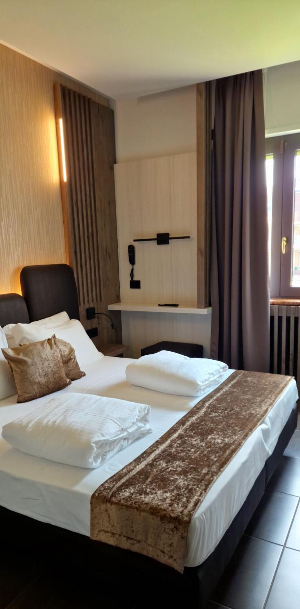 Albergo Ristorante Papa Πεσκιέρα ντελ Γκάρντα Εξωτερικό φωτογραφία